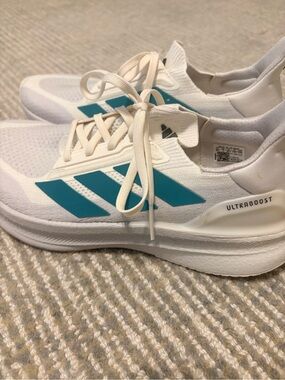 adidas Ultraboost White Sneakers with Teal Three Stripes size 8.5